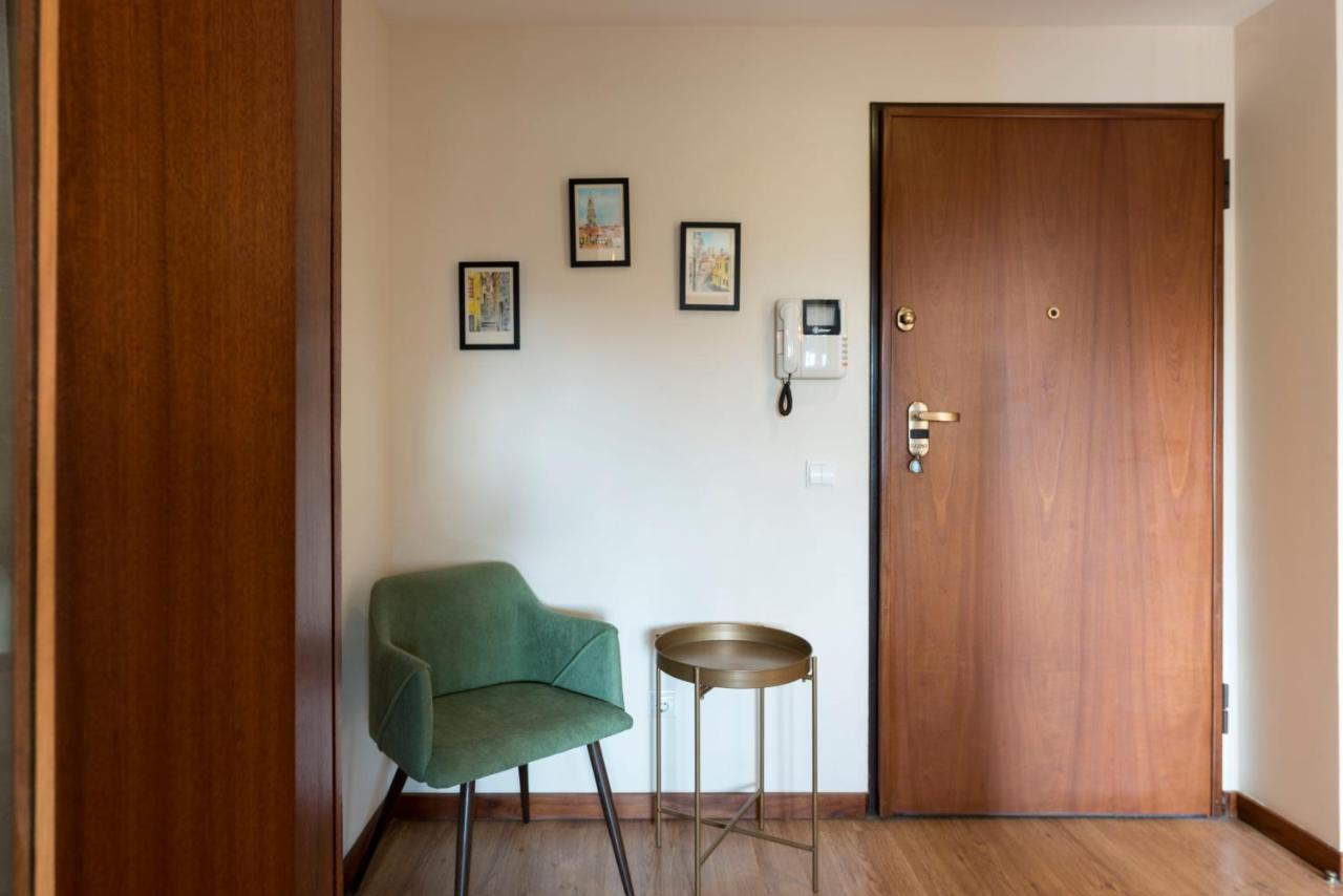 Lovelystay - Homey Feeling Flat W/ Free Parking OOporto Esterno foto
