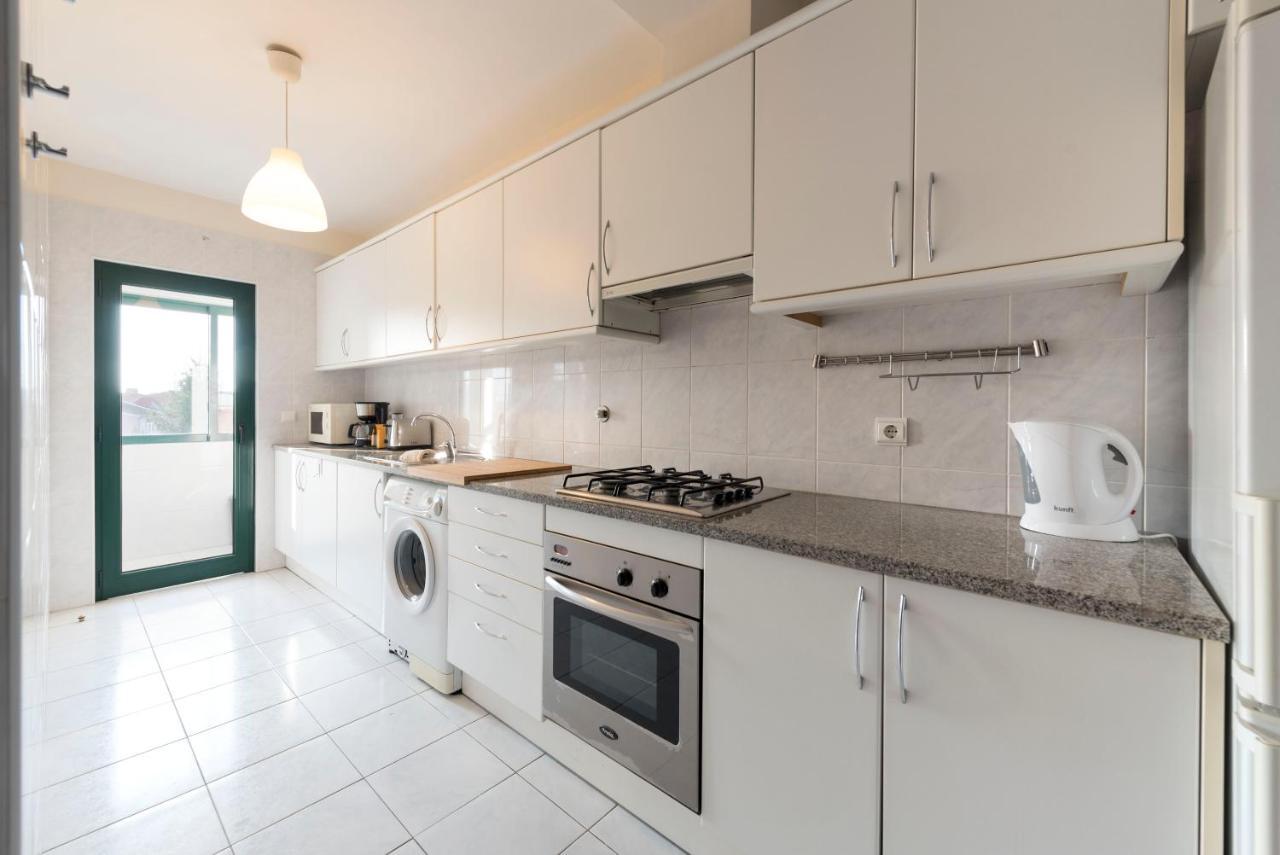 Lovelystay - Homey Feeling Flat W/ Free Parking OOporto Esterno foto