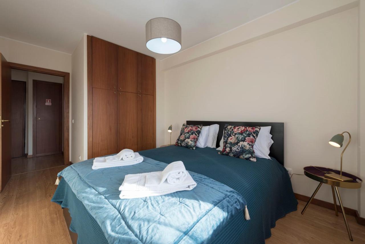 Lovelystay - Homey Feeling Flat W/ Free Parking OOporto Esterno foto