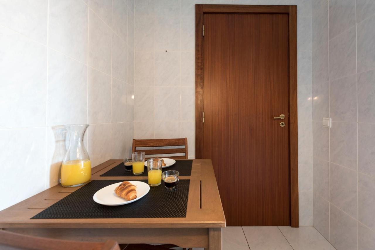 Lovelystay - Homey Feeling Flat W/ Free Parking OOporto Esterno foto